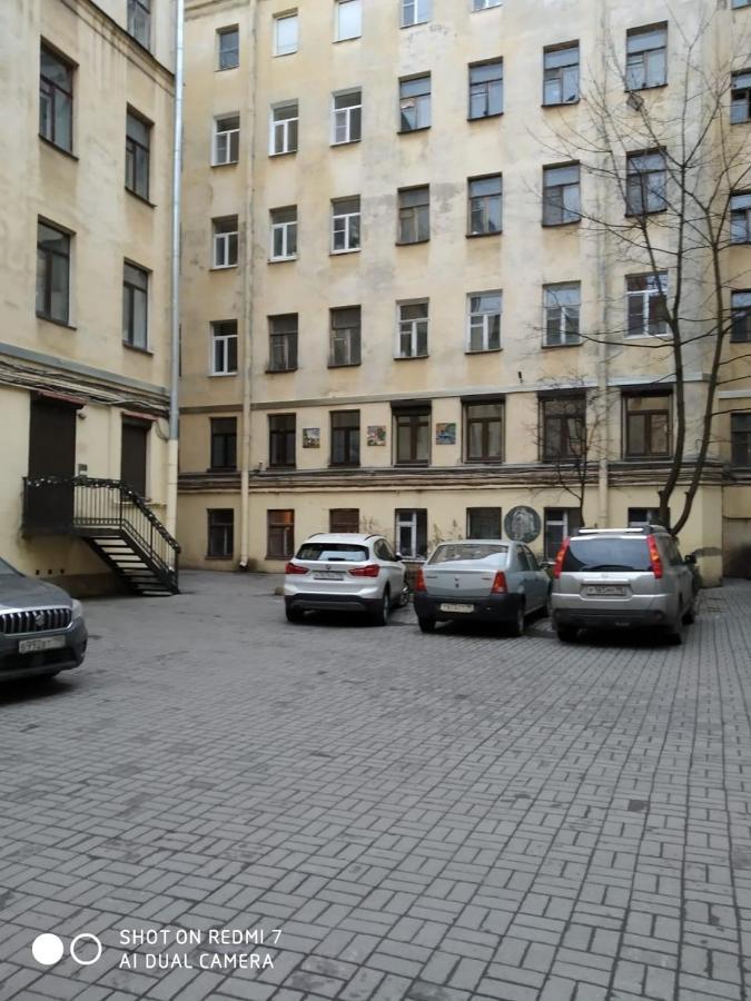 Apartment At Zhukovskogo 6 Saint Petersburg Exterior photo